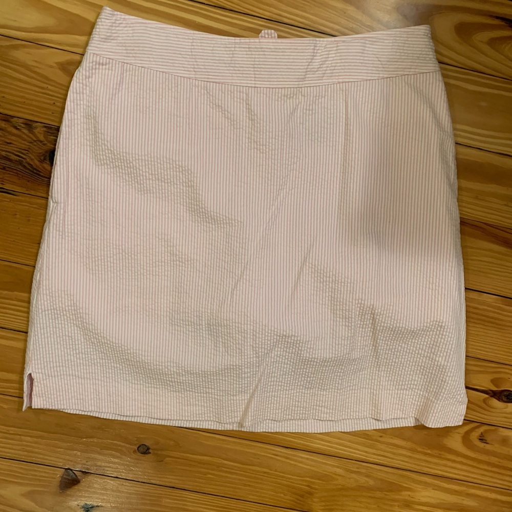 Vineyard Vines Pink and White Skort Size 4